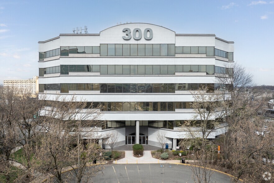 300 Harmon Meadow Blvd, Secaucus, NJ à louer - Photo principale – Image 1 sur 6