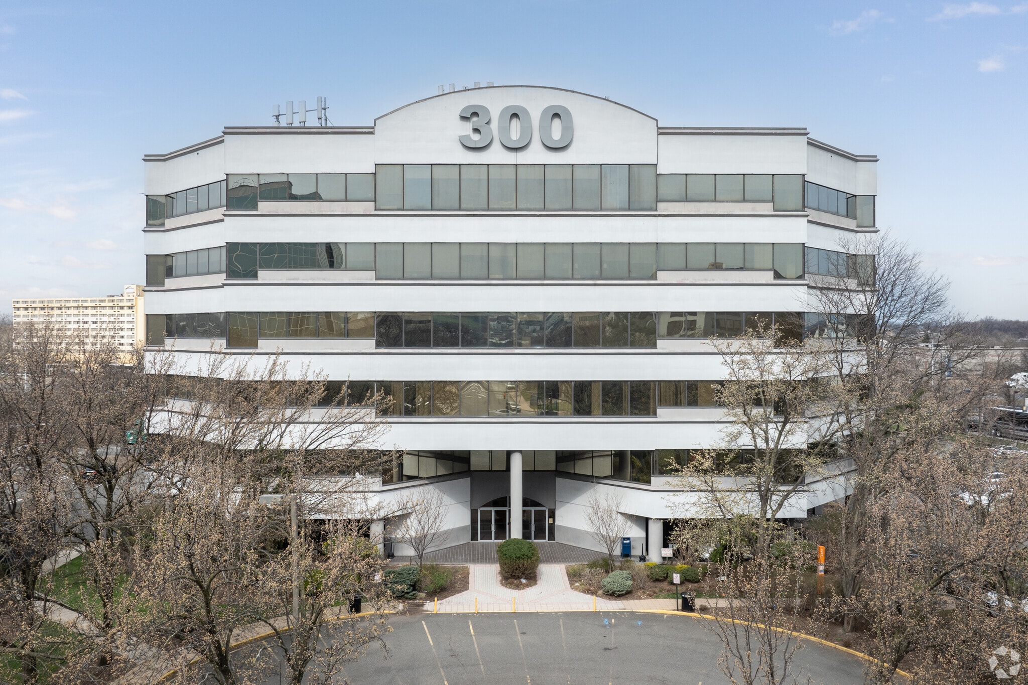 300 Harmon Meadow Blvd, Secaucus, NJ à louer Photo principale– Image 1 sur 7