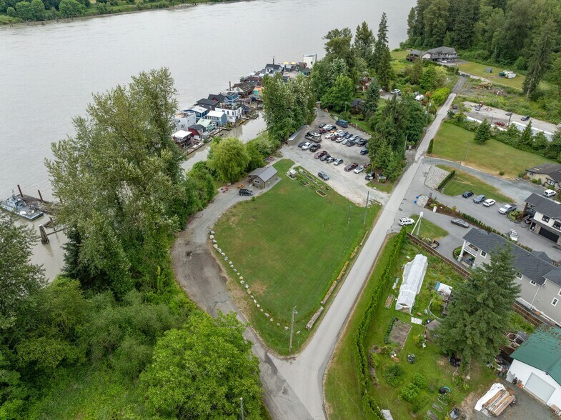 Grant's Landing Marina portefeuille de 4 biens à vendre sur LoopNet.fr - Photo de l’immeuble – Image 1 sur 59