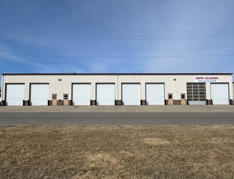 2735 12th St E, Glencoe, MN à louer - Photo de l’immeuble – Image 1 sur 4