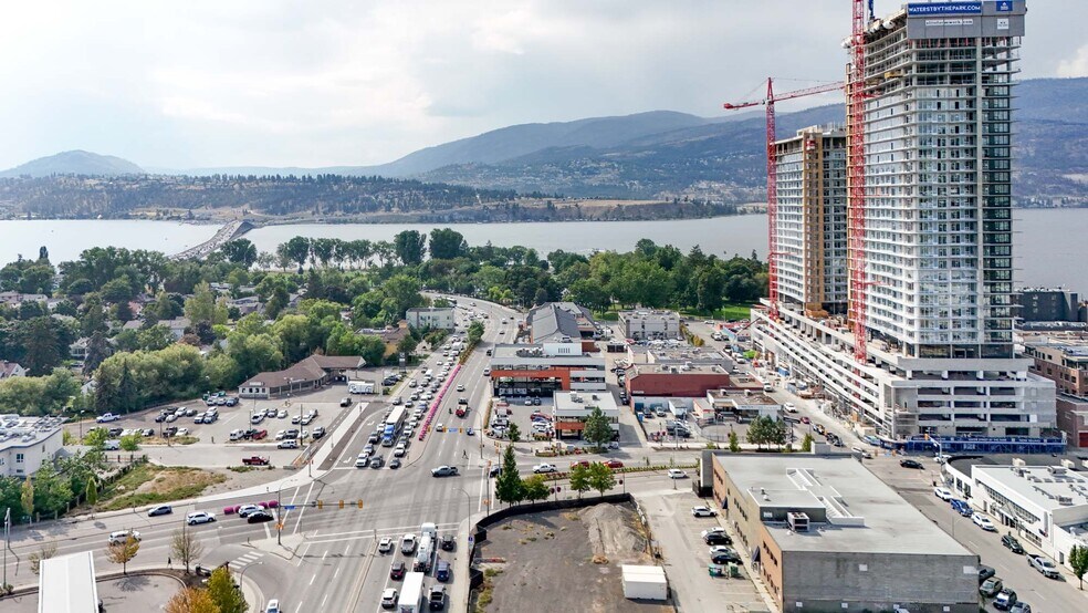 1659 Water St, Kelowna, BC à vendre - Aérien – Image 3 sur 24