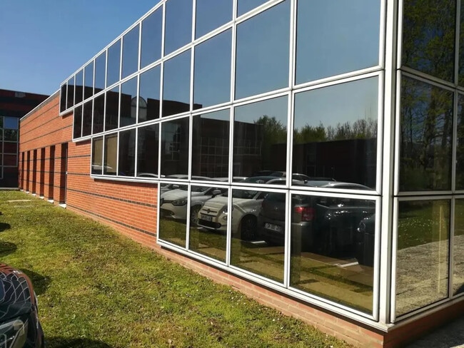 Plus de détails pour 1 Rue Blaise Pascal, Trappes - Bureau à vendre