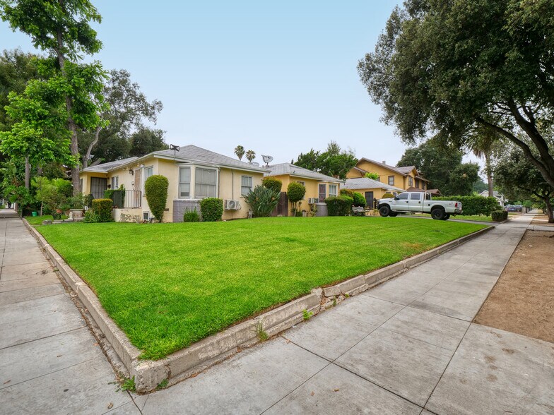 917 N Marengo Ave, Pasadena, CA à vendre - Photo principale – Image 1 sur 52