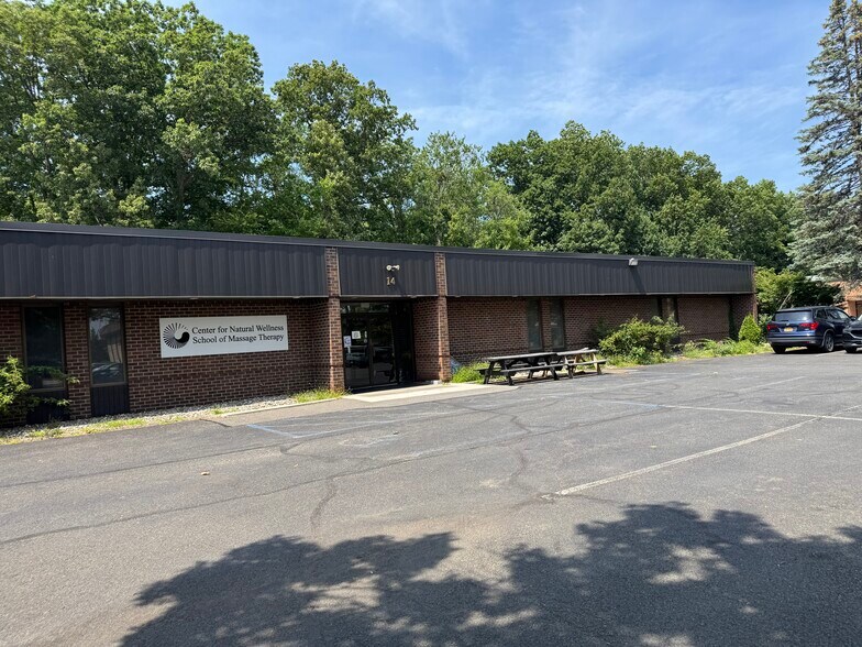 14 Computer Dr W, Colonie, NY à louer - Photo de l’immeuble – Image 3 sur 17
