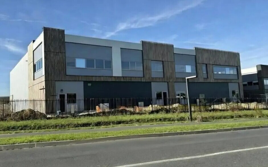 2 Avenue Du Noyer À La Malice, Louvres à vendre - Photo de l’immeuble – Image 3 sur 12