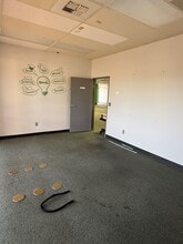 8064-8084 W Sahara Ave, Las Vegas, NV à louer Photo intérieure– Image 2 sur 23