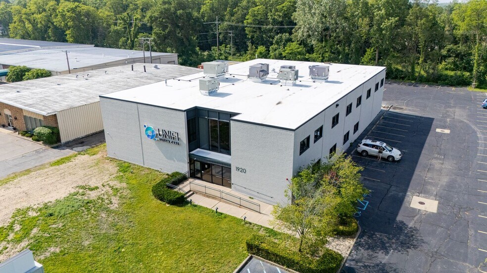 1920 E McKinley Hwy, Mishawaka, IN à vendre - Photo de l’immeuble – Image 3 sur 3