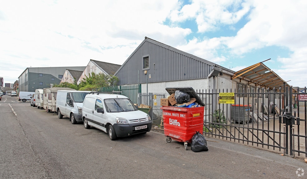 52-56 Standard Rd, Londres à louer - Photo de l’immeuble – Image 3 sur 11