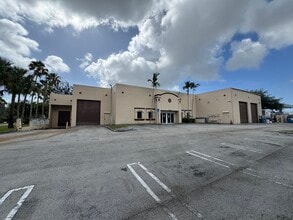 3020 SW 10th St, Pompano Beach, FL à louer Photo intérieure– Image 2 sur 3