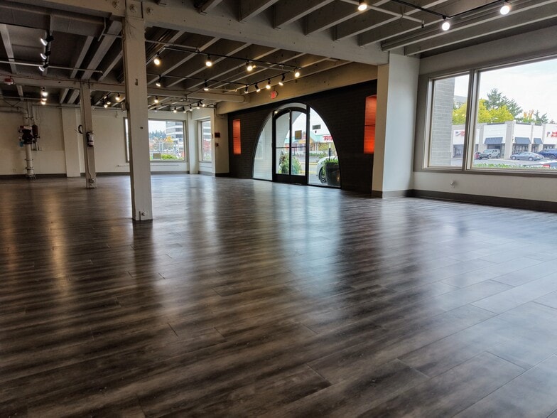 16705 Southcenter Pky, Tukwila, WA à vendre - Photo intérieure – Image 3 sur 17