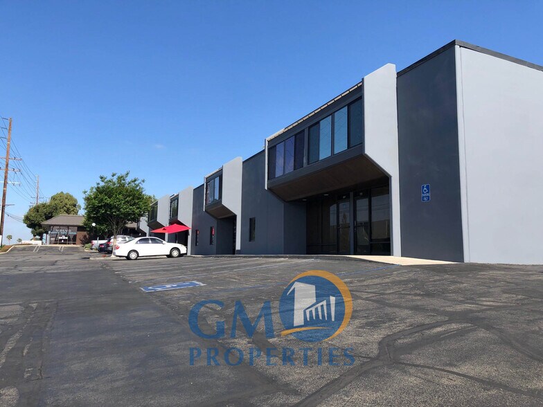 801-867 W Lambert Rd, Brea, CA à louer - Photo de l’immeuble – Image 2 sur 8