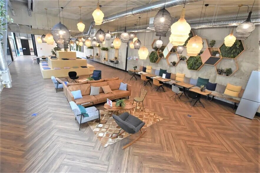 Bureau dans Paris à louer - Photo de l’immeuble – Image 2 sur 8