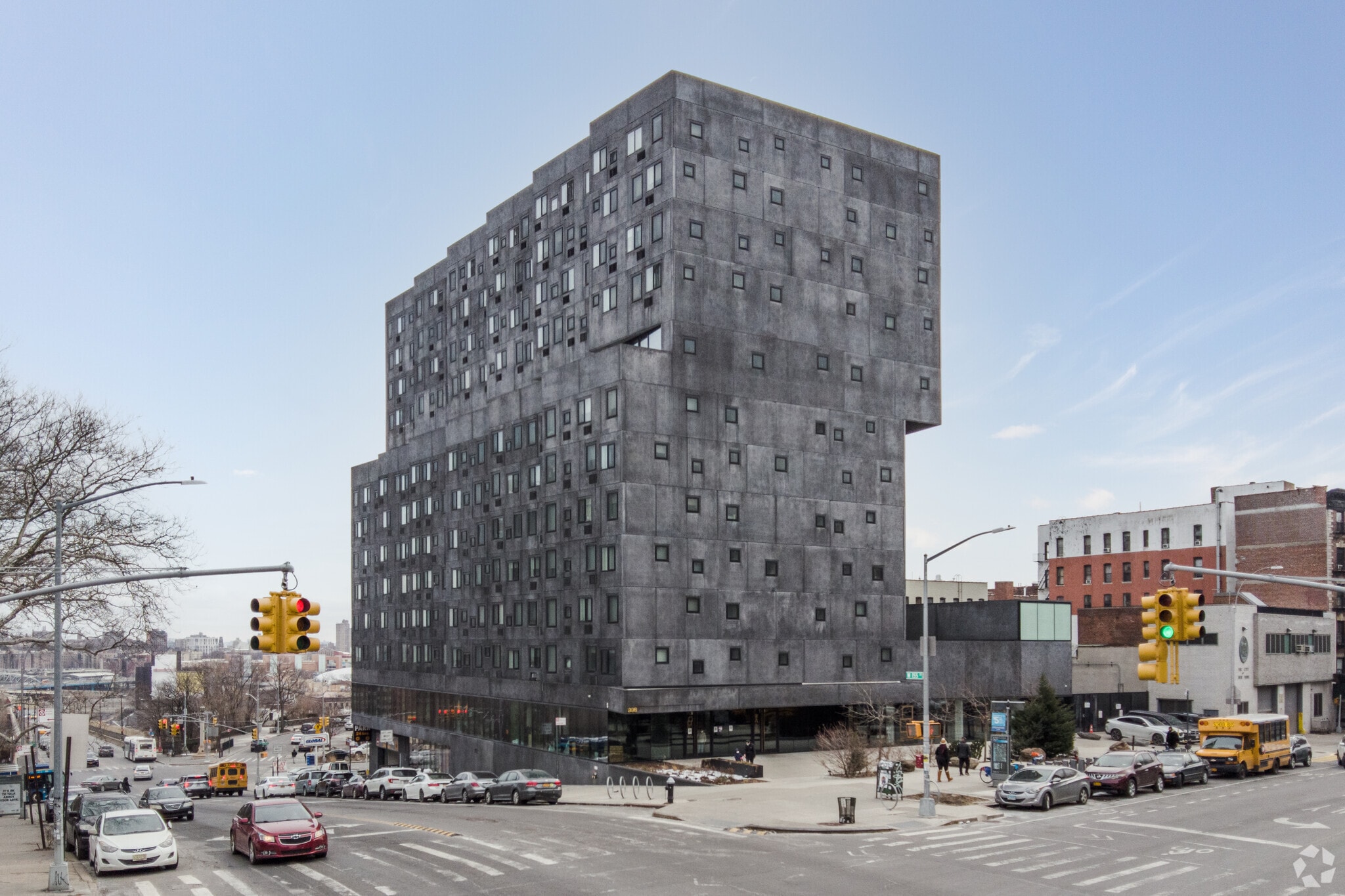 898 Saint Nicholas Ave, New York, NY à louer Photo principale– Image 1 sur 4