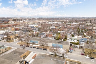 2720 Rue Duchesneau, Montréal, QC - VUE AÉRIENNE  vue de carte