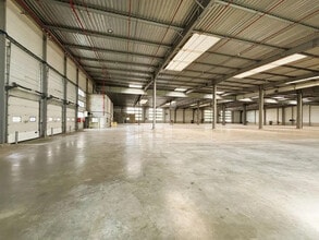 Local d’activités dans Saint-Michel-sur-Orge à louer Photo intérieure– Image 2 sur 6