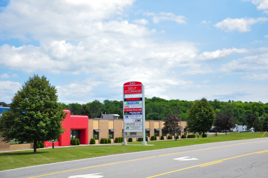345 Ecclestone Dr, Bracebridge, ON à louer - Photo de l’immeuble – Image 2 sur 3