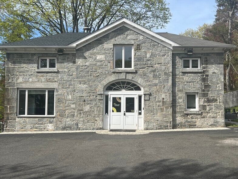 94 N Broadway, Irvington, NY à louer - Photo de l’immeuble – Image 1 sur 19