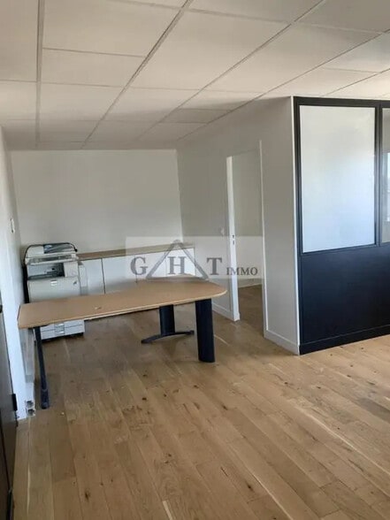 Bureau dans Champigny-sur-Marne à louer - Photo intérieure – Image 2 sur 14