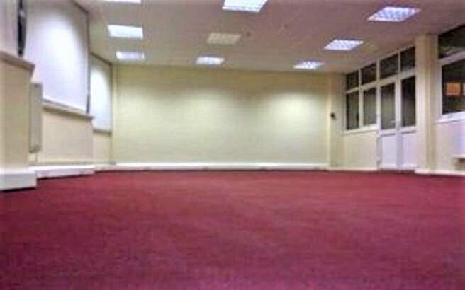 Amberley Way, Hounslow à louer - Photo de l’immeuble – Image 2 sur 8