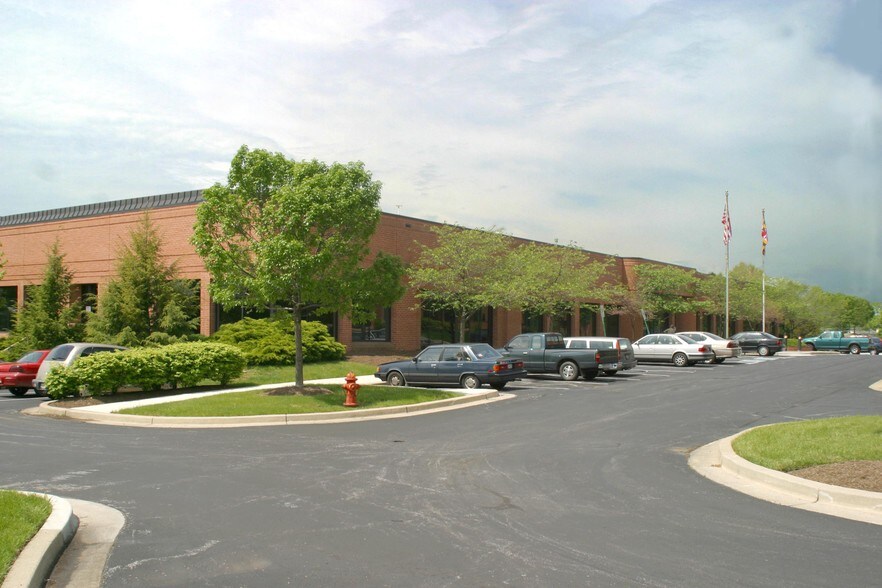 12920 Cloverleaf Ctr Dr, Germantown, MD à louer - Photo de l’immeuble – Image 2 sur 10