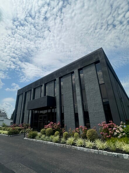 490 N Main St, Pittston, PA à louer - Photo de l’immeuble – Image 1 sur 8