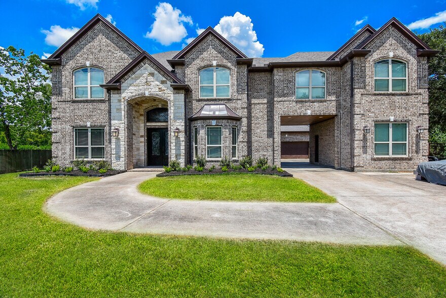 633 Crenshaw Rd, Pasadena, TX à vendre - Photo de l’immeuble – Image 2 sur 9