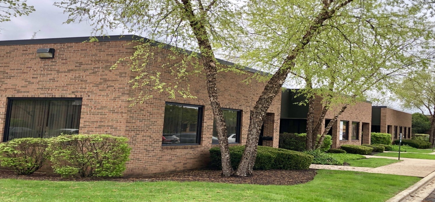 245 W Roosevelt Rd, West Chicago, IL à louer Photo de l’immeuble– Image 1 sur 1