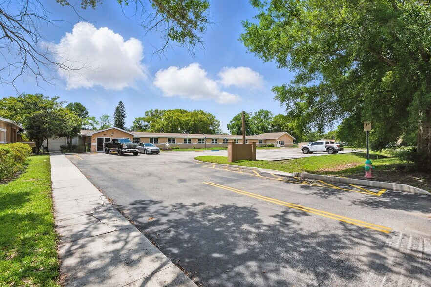 150 Willow Dr, Orlando, FL à vendre - Photo de l’immeuble – Image 2 sur 16