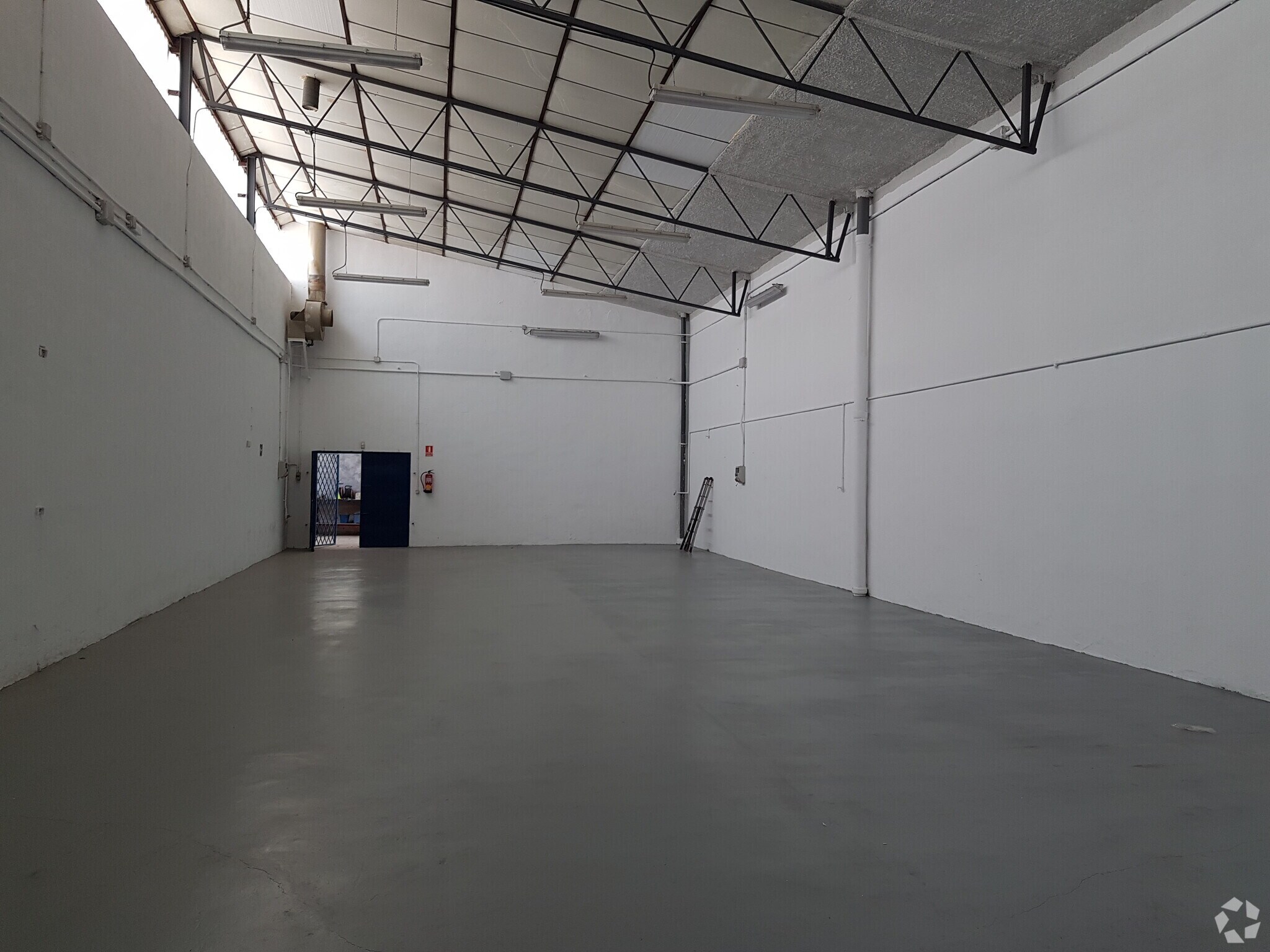 Industriel/Logistique dans Torrejón de Ardoz, Madrid à vendre Photo principale– Image 1 sur 46