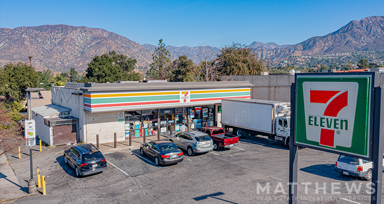 8363 Foothill Blvd, Sunland, CA à vendre - Photo de l’immeuble – Image 1 sur 5
