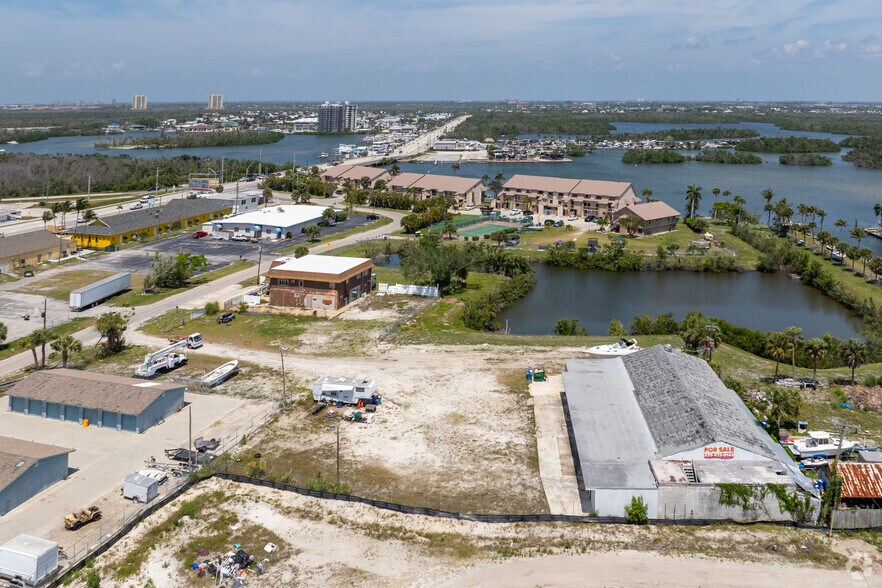 870 Buttonwood Dr, Fort Myers Beach, FL à vendre - Aérien – Image 3 sur 33