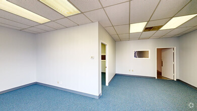 1225 W College Ave, Carrollton, TX à louer Numérisation 3D Matterport– Image 1 sur 9
