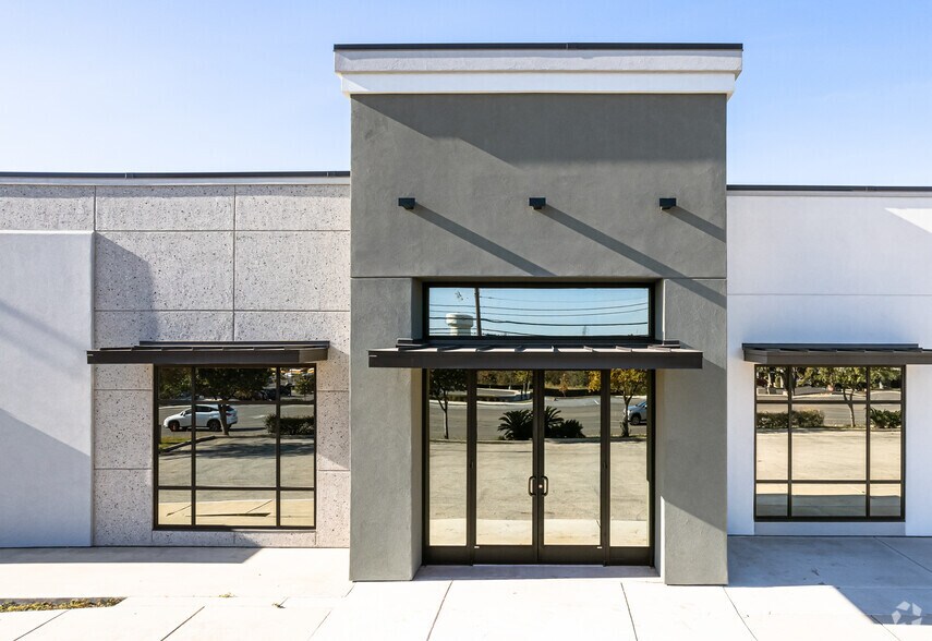 10103 Huebner Rd, San Antonio, TX à louer - Photo de l’immeuble – Image 2 sur 6
