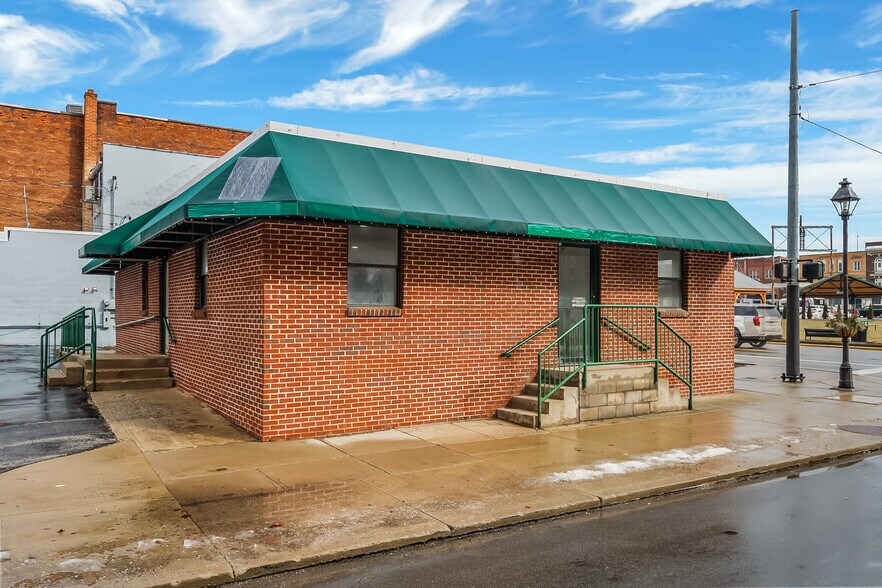 114 W Church St, Marion, OH à vendre - Photo de l’immeuble – Image 3 sur 36