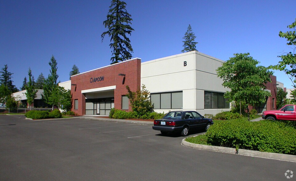 17858 SW Upper Boones Ferry Rd, Portland, OR à louer - Photo de l’immeuble – Image 3 sur 4