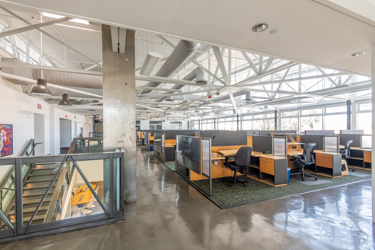 10-20 Liberty Ship Way, Sausalito, CA à louer Photo principale– Image 1 sur 13