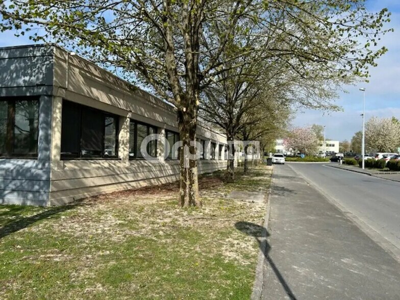 Local d’activités dans Reims à louer - Photo de l’immeuble – Image 2 sur 5