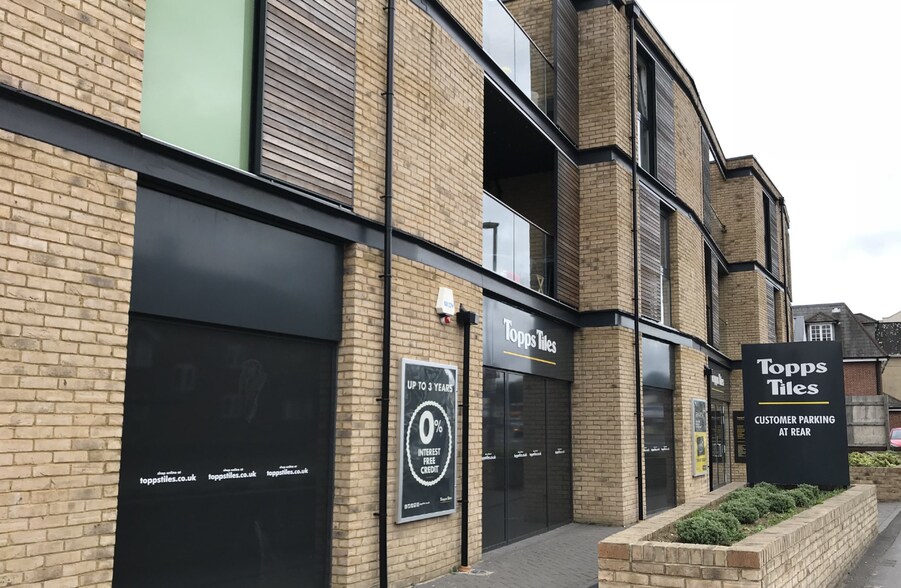 131-141 Goldsworth Rd, Woking à louer - Photo de l’immeuble – Image 2 sur 8