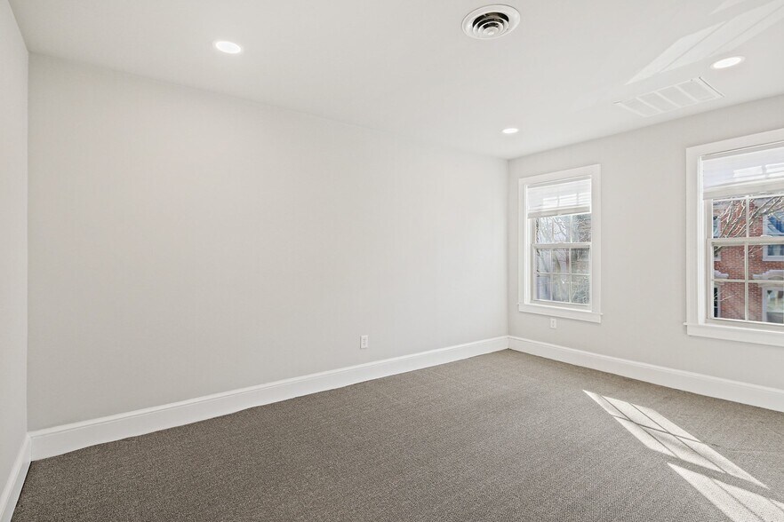 229 E Main St, Westminster, MD à louer - Photo de l’immeuble – Image 3 sur 25