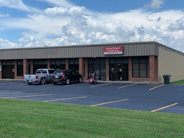 101 Mooreland Dr, Springfield, TN à louer Photo principale– Image 1 sur 7