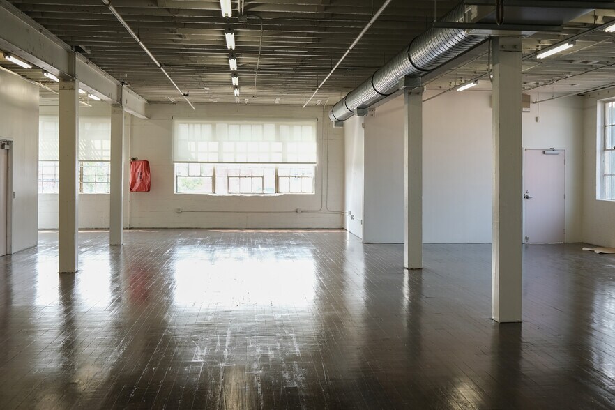 1110 N Beachwood Dr, Los Angeles, CA à louer - Photo intérieure – Image 2 sur 5