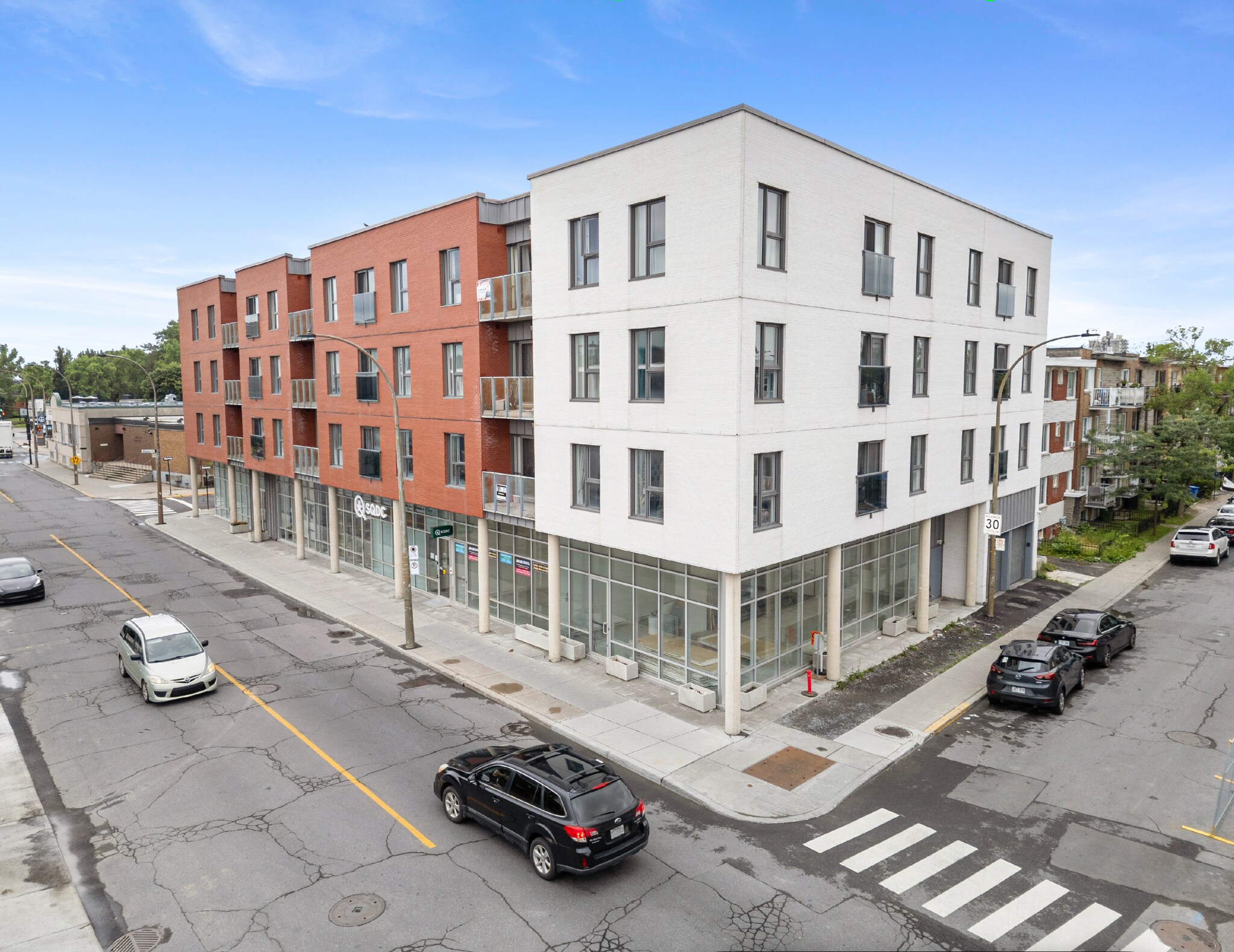 891-929 Av Beaumont, Montréal, QC à louer Photo de l’immeuble– Image 1 sur 11