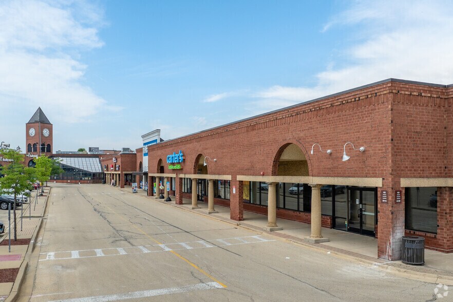 1001 W 75th St, Woodridge, IL à louer - Photo de l’immeuble – Image 2 sur 5