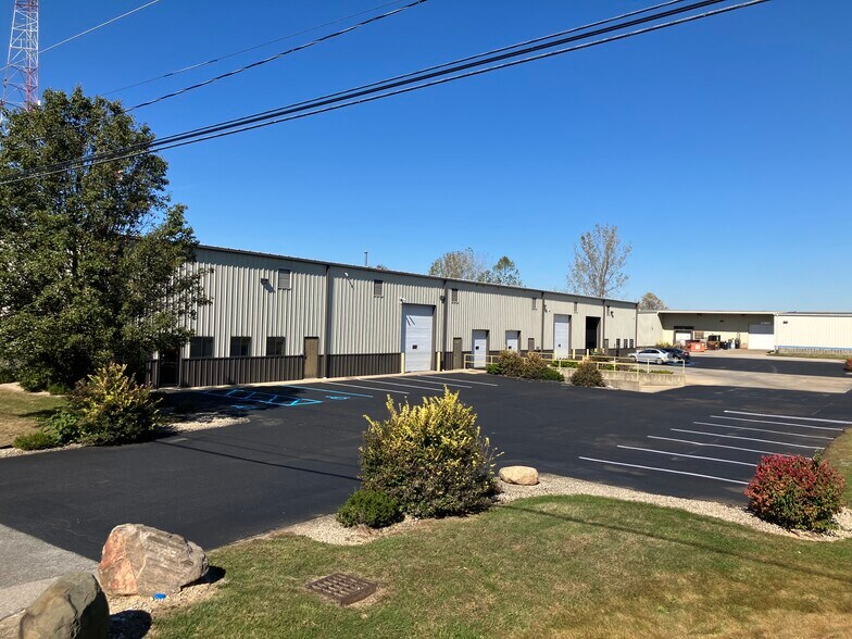 770 Andico Rd, Plainfield, IN à louer - Photo de l’immeuble – Image 1 sur 18
