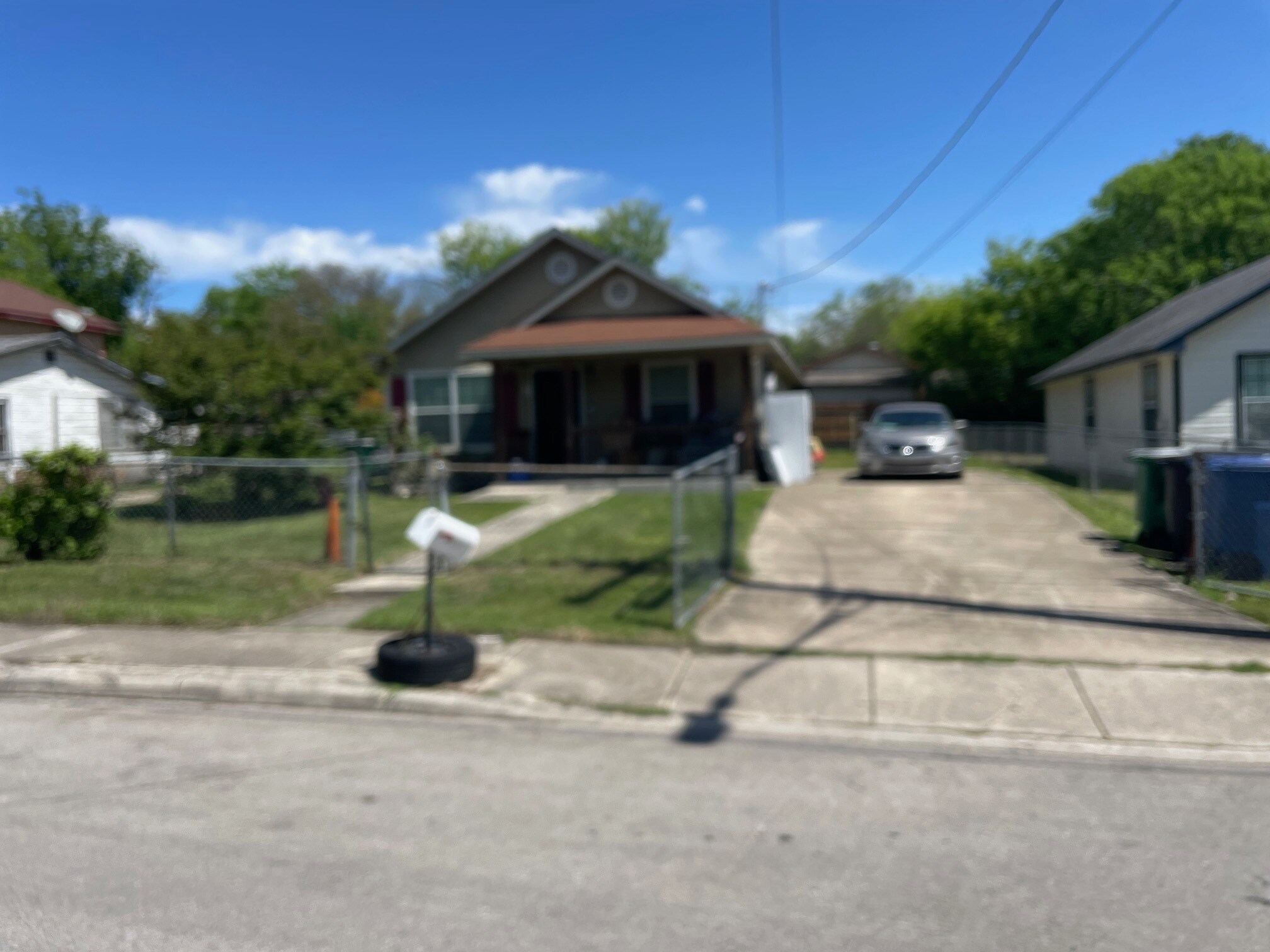 430 N San Joaquin Ave, San Antonio, TX à vendre Photo principale– Image 1 sur 2