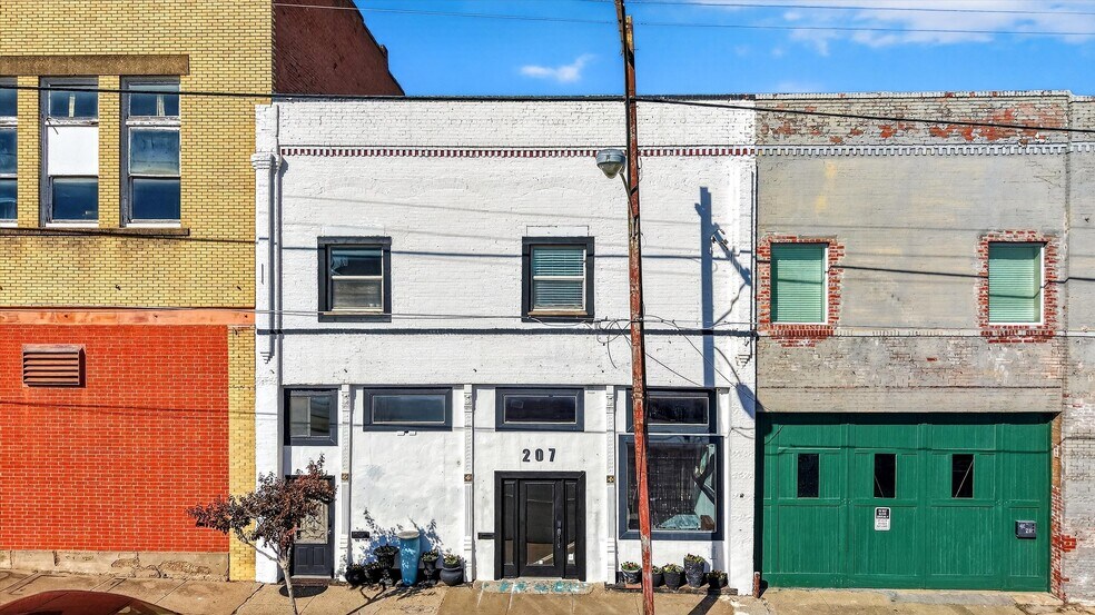 205-207 E Houston St, Sherman, TX à vendre - Photo de l’immeuble – Image 2 sur 54