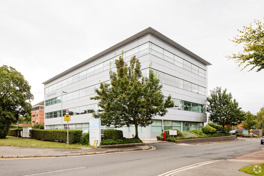 Concorde Rd, Maidenhead à louer - Photo principale – Image 1 sur 8