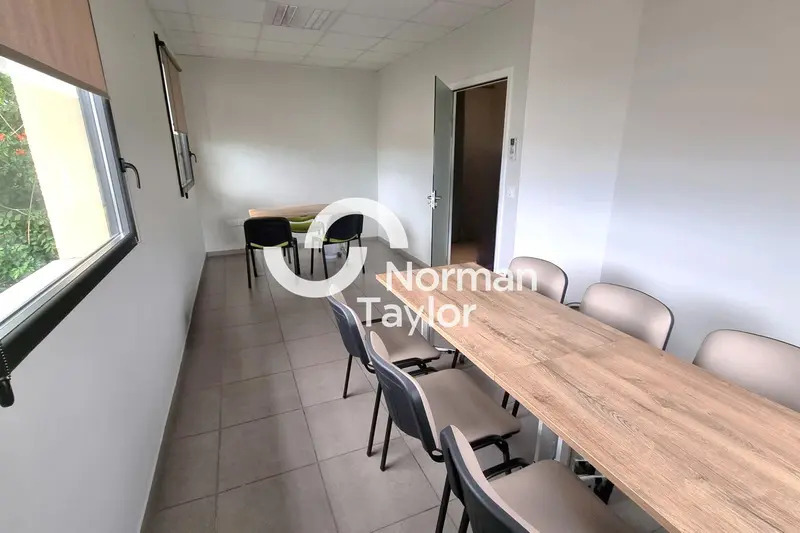 Bureau dans Perpignan à louer - Photo de l’immeuble – Image 1 sur 6