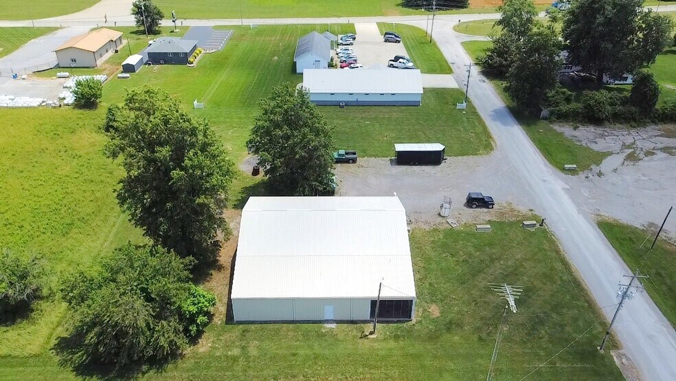 9422 E Bellview Rd, Mount Vernon, IL à vendre - Photo de l’immeuble – Image 2 sur 13