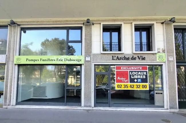 Plus de détails pour Local commercial à louer